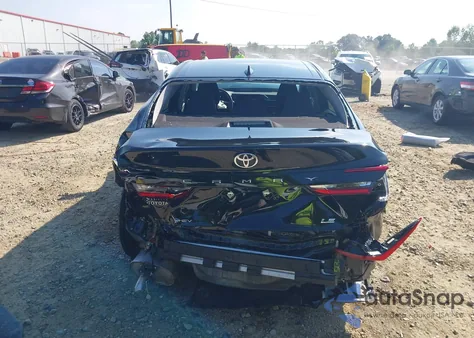 2025 Toyota Camry Le z USA, uszkodzony, nr VIN 4T1DAACK4SU076572